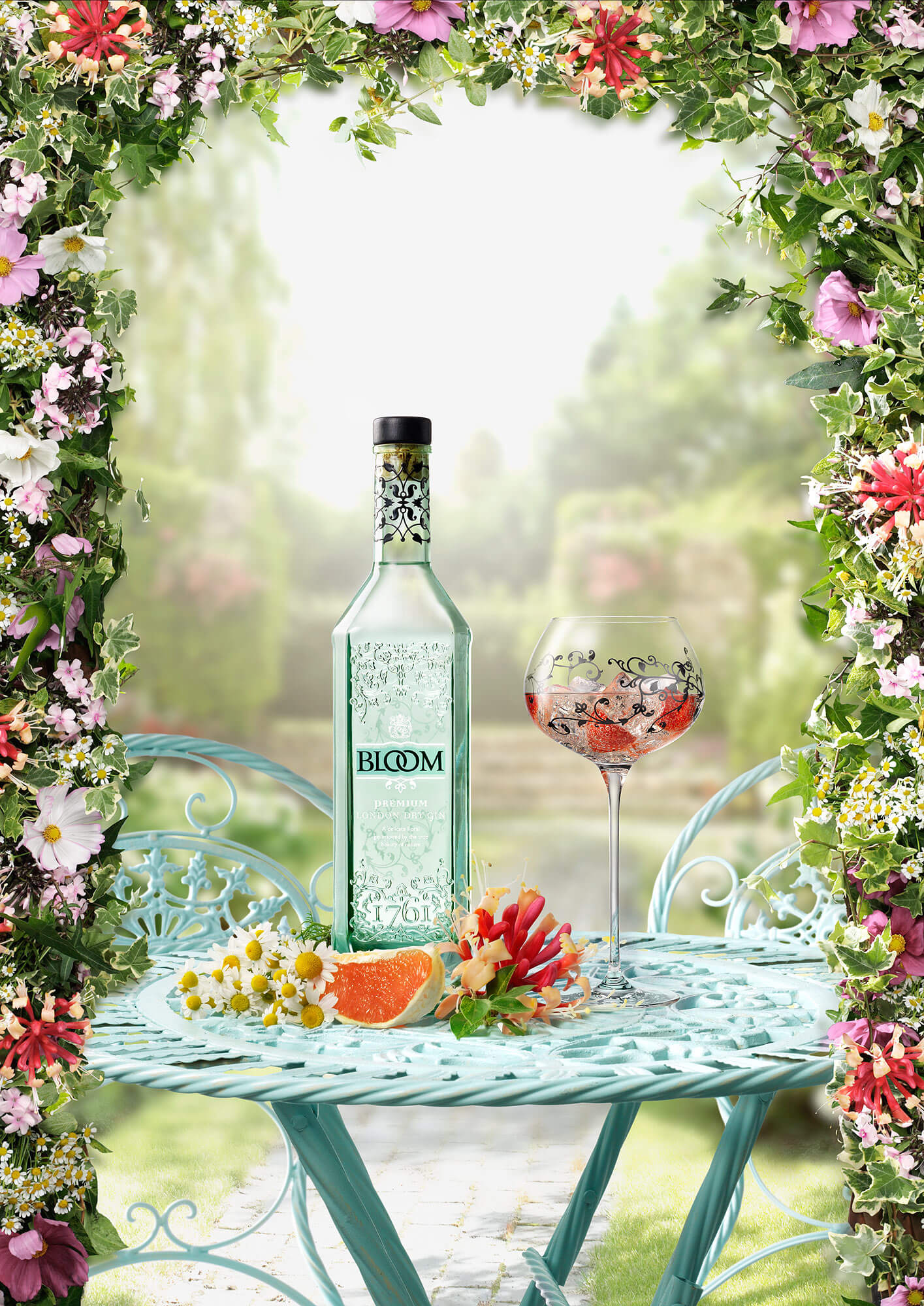 Bloom gin bottle and serve advertising photography by London based drinks photographer Warren Ryley