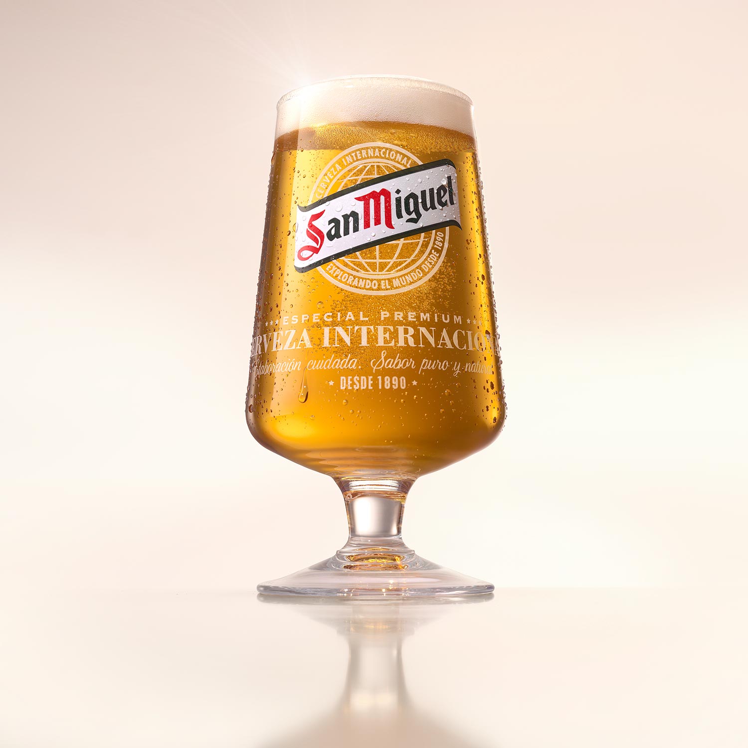 San Miguel beer glass with condensation by London based drinks photographer Warren Ryley