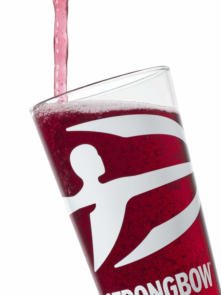 Strongbow Dark Fruit cider pint pour by London drinks photographer Warren Ryley
